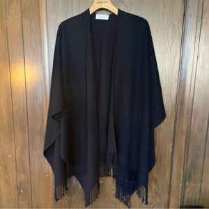 Mer Sea The Classic Travel Wrap Knit Poncho Fringe Trim One Size